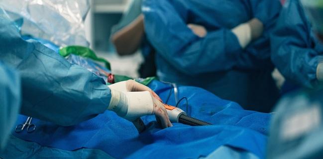 EVAR—but Not Surgical AAA Repair—is Riskier Long-term for Women 